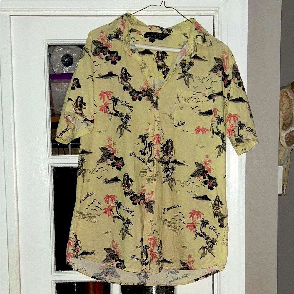 RARE VINTAGE sz M Men’s aloha yellow print cotton Hawaiian shirt
